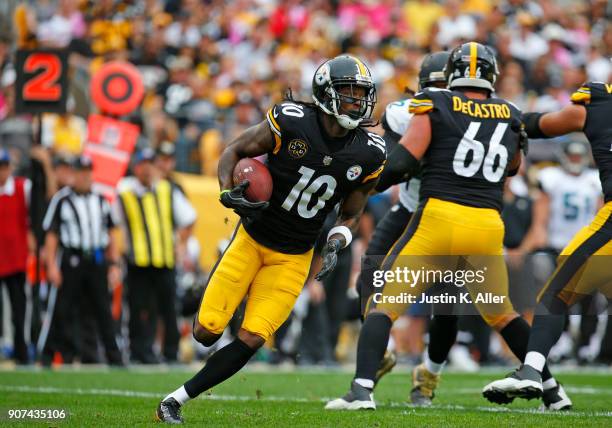 Martavis Bryant of the Pittsburgh Steelers in action against the Jacksonville Jaguars on October 8, 2017 at Heinz Field in Pittsburgh, Pennsylvania.