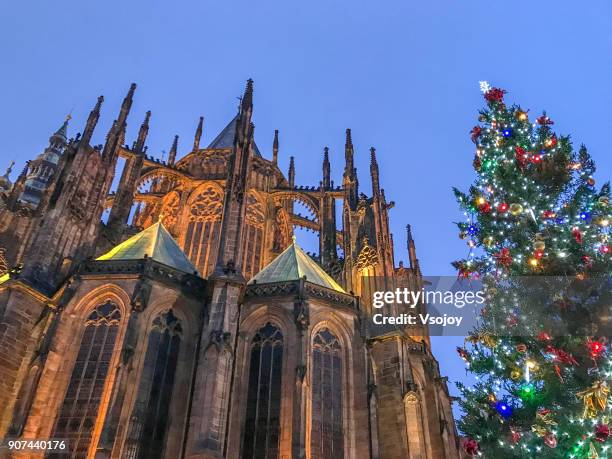 merry christmas, prague castle, czech republic - hradcany castle fotografías e imágenes de stock