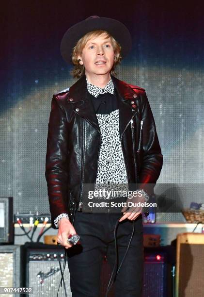 Ron Beck Singer 10,463 Beck Singer Stock Photos, High-Res Pictures, and Images - Getty ...