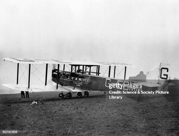 Handley Page W10 G-EBMM of Imperial Airways, 1926. Handley Page W10 G-EBMM of Imperial Airways, February 1926. At Cricklewood in North London.