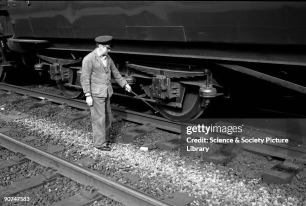 Train Wheeltapper Brake (Carriage) Photos and Premium High Res Pictures - Getty Images