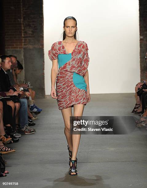 Model walks the runway at Thakoon Spring 2010 fashion show at Eyebeam on September 14, 2009 in New York, New York.