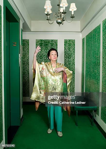 eccentric lady in hallway - active in new york stock pictures, royalty-free photos & images