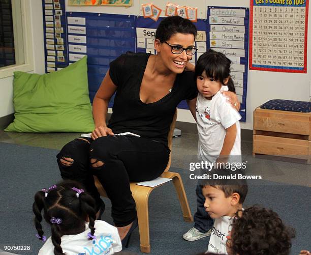Nelly Furtado Family Nelly Furtado Age Family Bio Famous nelly-furtado-family-nelly-furtado-age-family-bio-famous