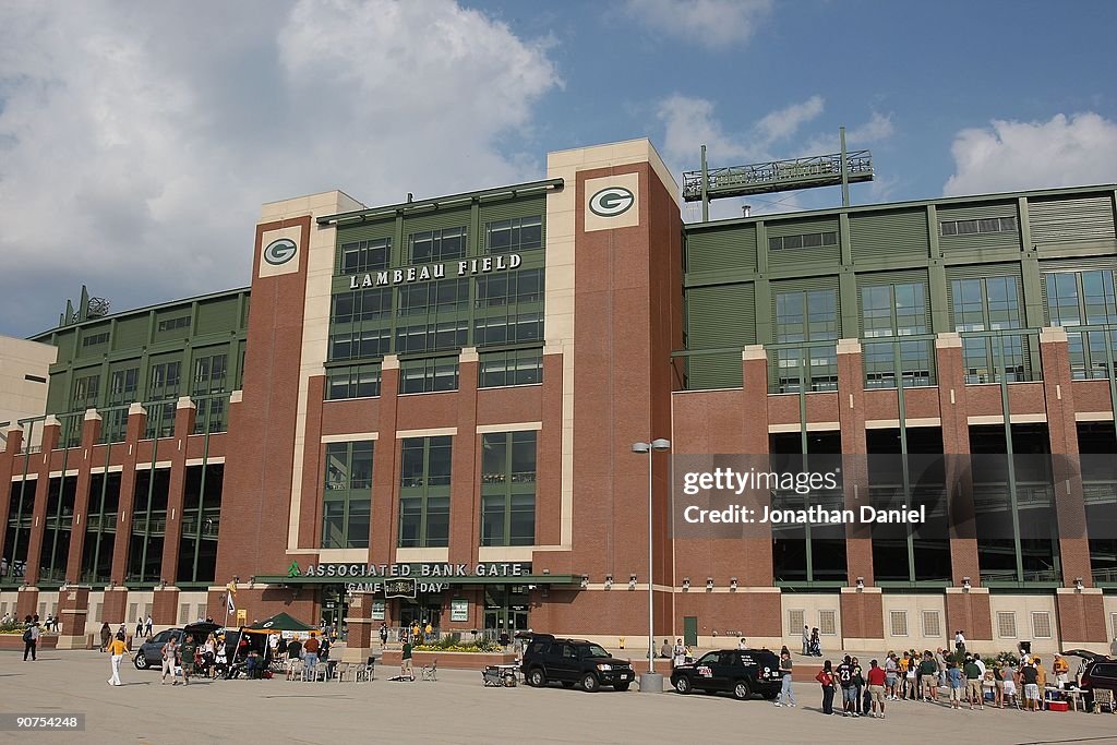 Chicago Bears v Green Bay Packers