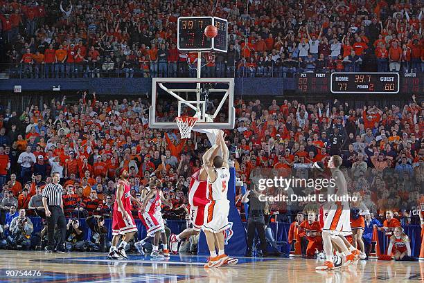 Playoffs: Illinois Deron Williams in action, making game tying three point shot with 39.7 seconds left in game vs Arizona. Illinois won in overtime....