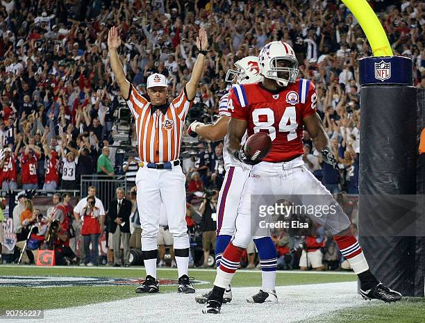 Benjamin Watson of the New England Patriots celebrates his game winning touchdown in the fourth quarter against the Buffalo Bills on September 14,...