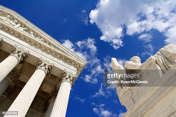 authority of law with supreme court - us supreme court building stockfoto's en -beelden