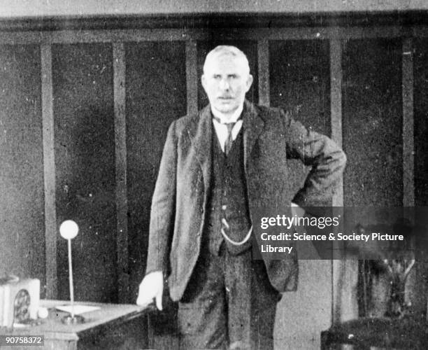 E Rudderford Ernest Rutherford 6 Left: Ernest Rutherford (1871 1937). Right: