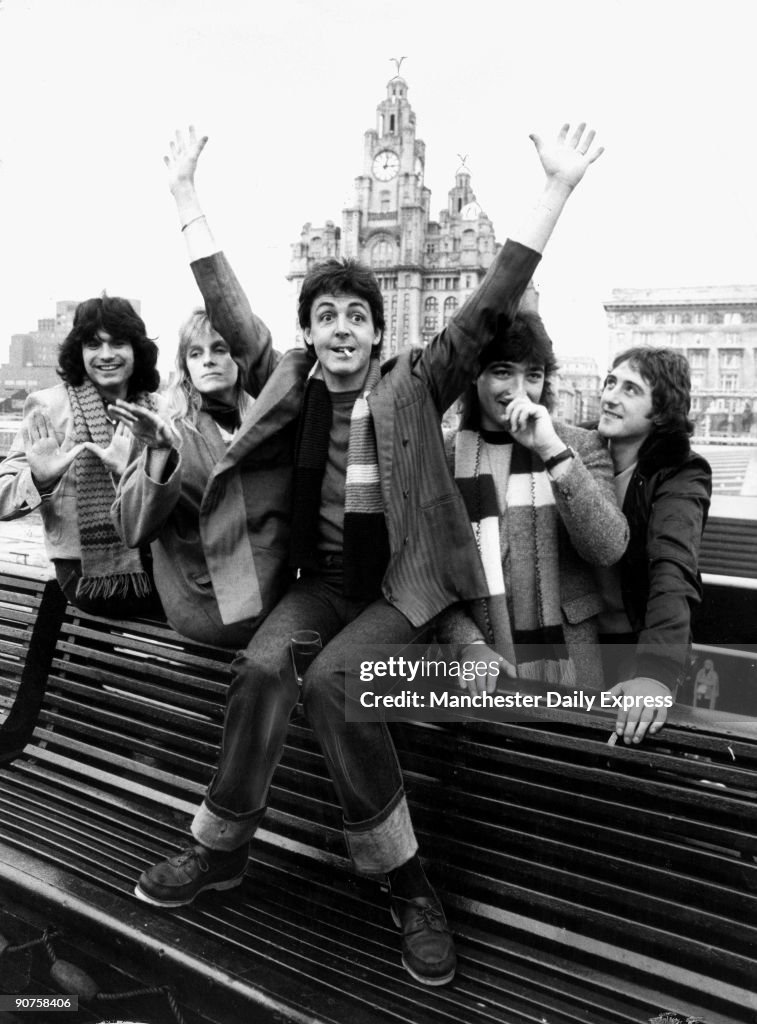 Paul and Linda McCartney with �Wings�, Liverpool, November 1979.