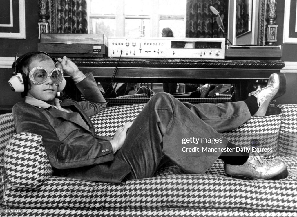 Elton John, 1974.