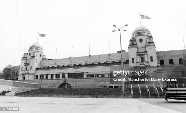 The stadium, built in the 1920s, closed in 2000. A new stadium opened in 2007.