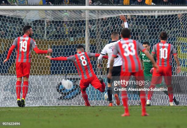 Michele Cavion of US Cremonese scores the opening goal during the serie B match between US Cremonese and Parma FC at Stadio Giovanni Zini on January...