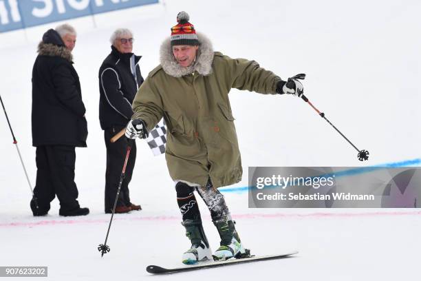 Gregor Bloeb reaches the finish line on one ski during the KitzCharityTrophy on January 20, 2018 in Kitzbuehel, Austria.