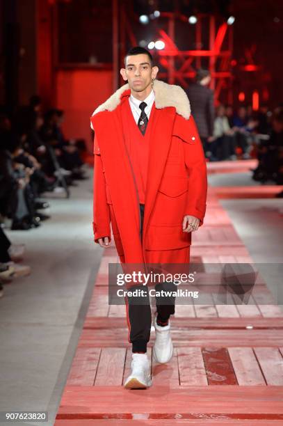 Model walks the runway at the Alexander McQueen Autumn Winter 2018 fashion show during Paris Menswear Fashion Week on January 19, 2018 in Paris,...