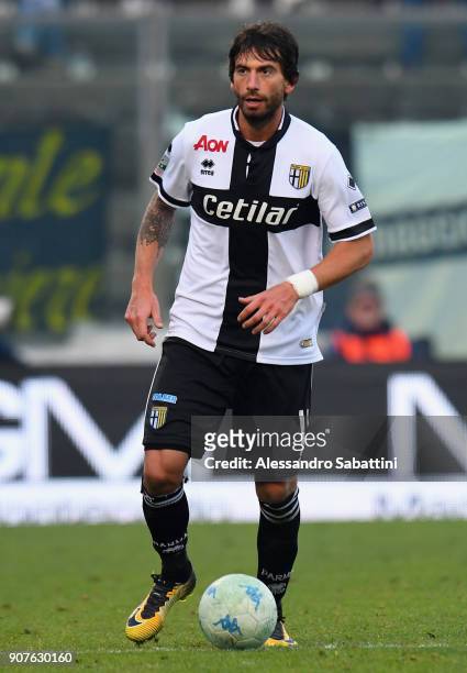 Gianni Munari of Parma Calcio in action during the serie B match between US Cremonese and Parma FC at Stadio Giovanni Zini on January 20, 2018 in...