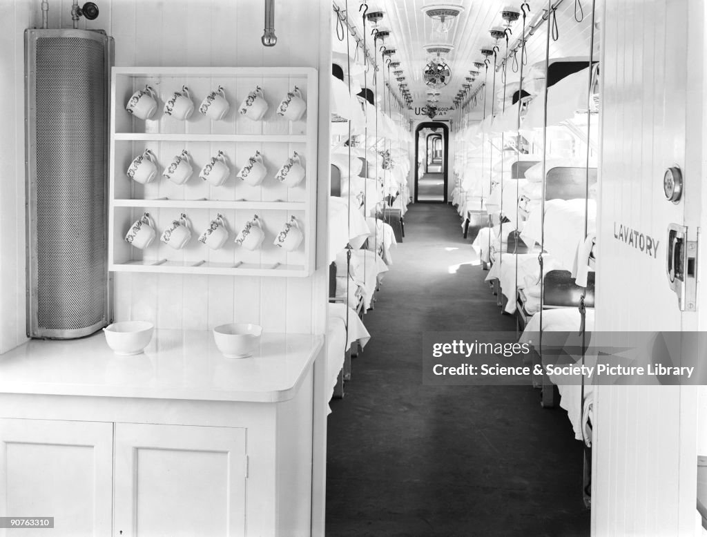 Inside an ambulance train, First World War, 5 April 1918.