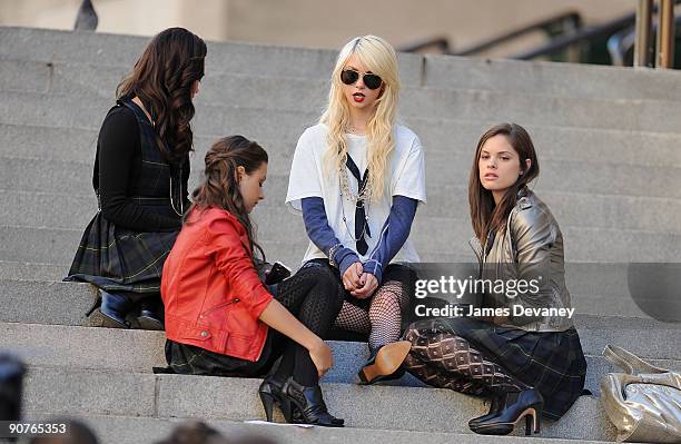 Taylor Momsen filming on location for "Gossip Girl" on the streets of Manhattan on September 14, 2009 in New York City.