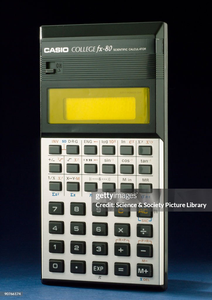 Casio College FX-80 pocket scientific electronic calculator, circa Photo  d'actualité - Getty Images
