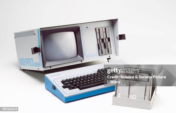 Non Linear Photos and Premium High Res Pictures - Getty Images