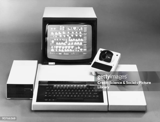 1985 Computer Photos and Premium High Res Pictures - Getty Images