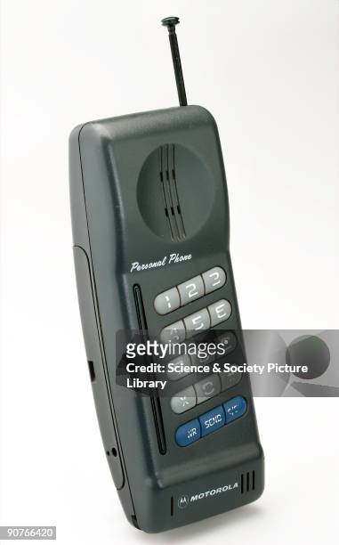 Mobile cellular telephone, mobile Phone manufactured by Motorola, weighing approximately 0.75 kg.