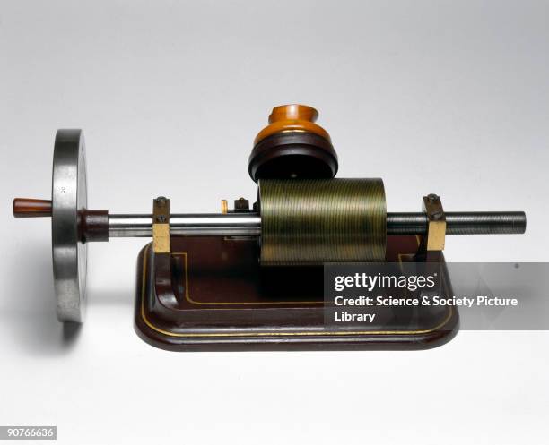 First Moving 1877 Tinfoil Phonograph Photos and Premium High Res Pictures - Getty Images