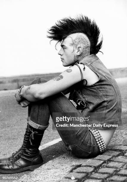 72 Punk Mohican Photos and Premium High Res Pictures - Getty Images