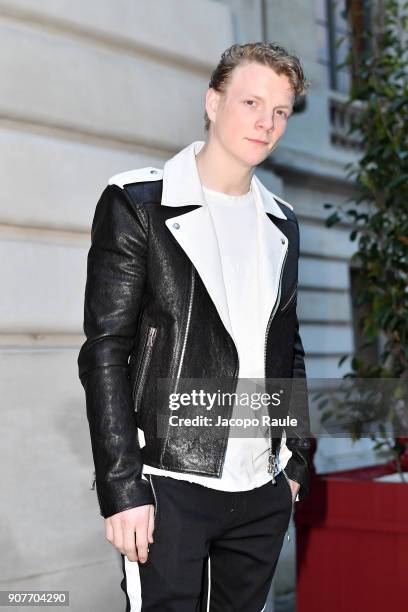 Patrick Gibson arrives at Balmain Homme Menswear Fall/Winter 2018-2019 show as part of Paris Fashion Week on January 20, 2018 in Paris, France.
