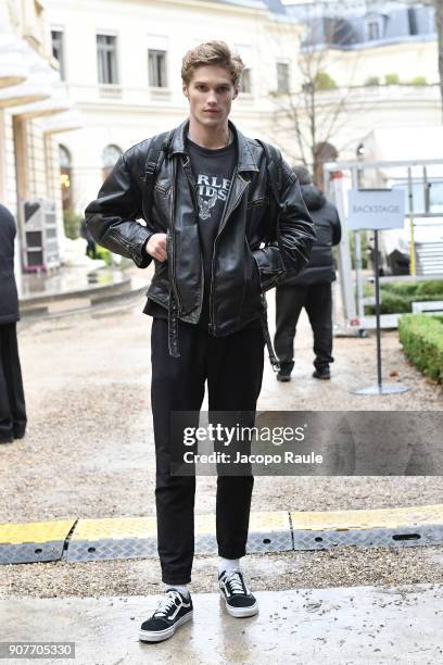 Nick Truelove arrives at Balmain Homme Menswear Fall/Winter 2018-2019 show as part of Paris Fashion Week on January 20, 2018 in Paris, France.