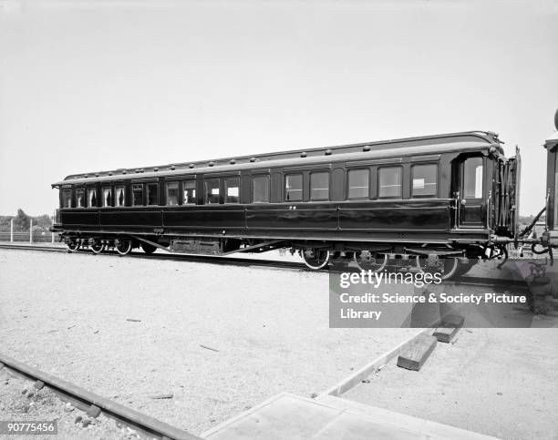 London & North Western Railway dining car.