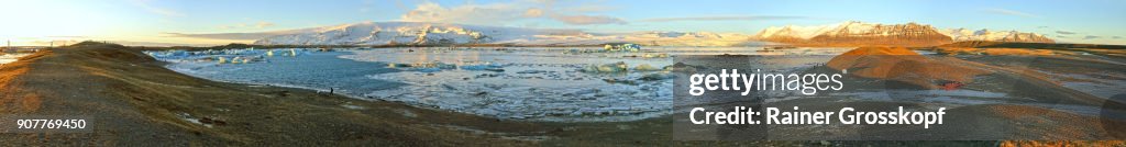 Glacier lagoon Joekulsarlon