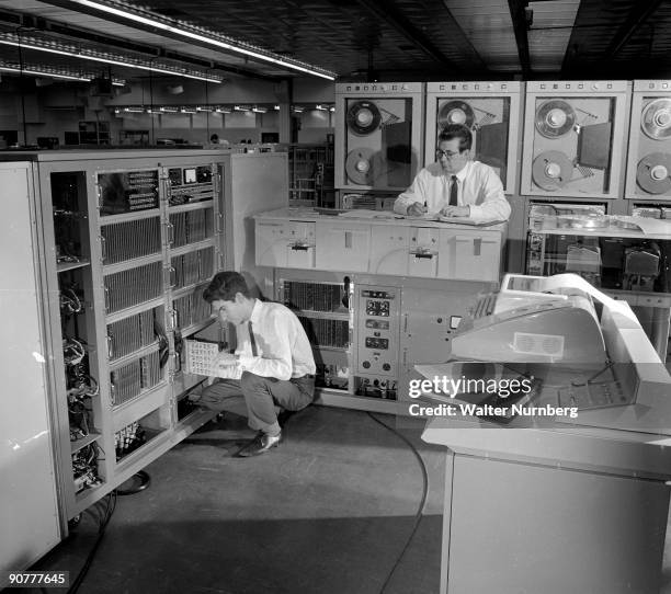 1965 Computer Menu 195 1965 Computer Stock Photos, High-Res Pictures, and Images - Getty ...