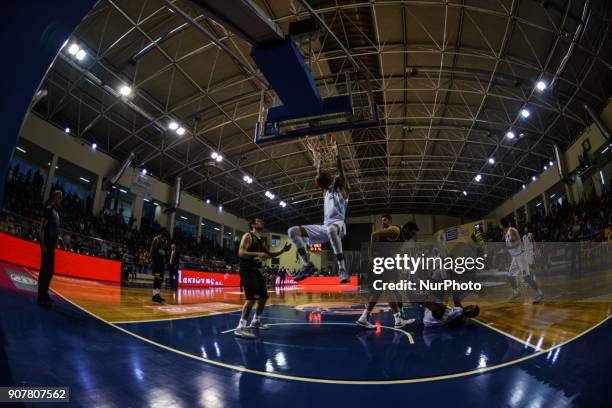 Thad McFadden scoring for Kymis BC during Greek A1 Betting Basket League match between Kymis B.C. And AEK Athens B.C. In Halkida, Greece, at Kanithou...