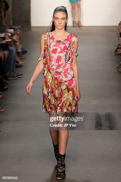 Model walks the runway wearing Thakoon Spring 2010 during Mercedes-Benz Fashion Week at Eyebeam on September 14, 2009 in New York City.