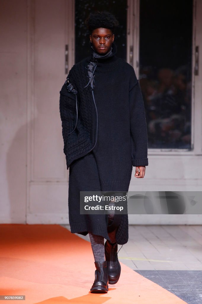 Yohji Yamamoto : Runway - Paris Fashion Week - Menswear F/W 2018-2019