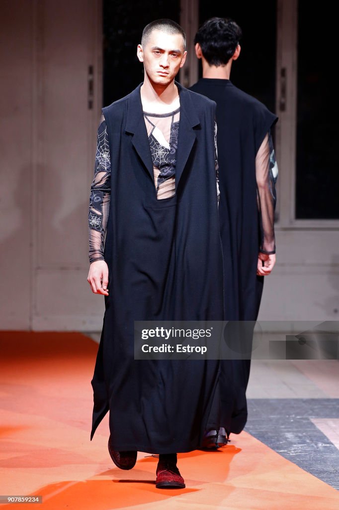 Yohji Yamamoto : Runway - Paris Fashion Week - Menswear F/W 2018-2019