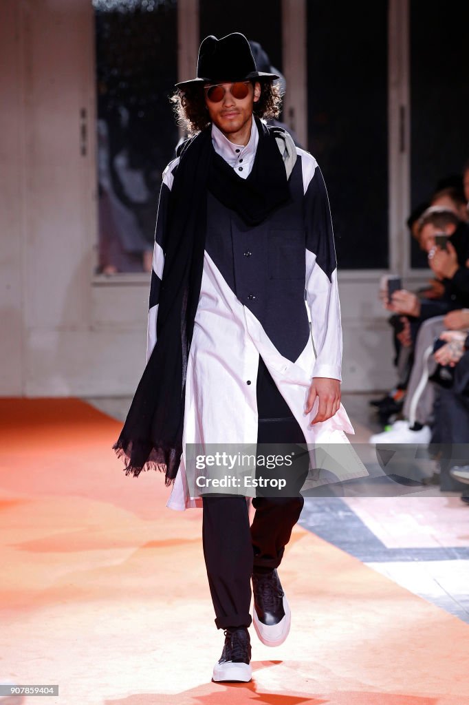 Yohji Yamamoto : Runway - Paris Fashion Week - Menswear F/W 2018-2019