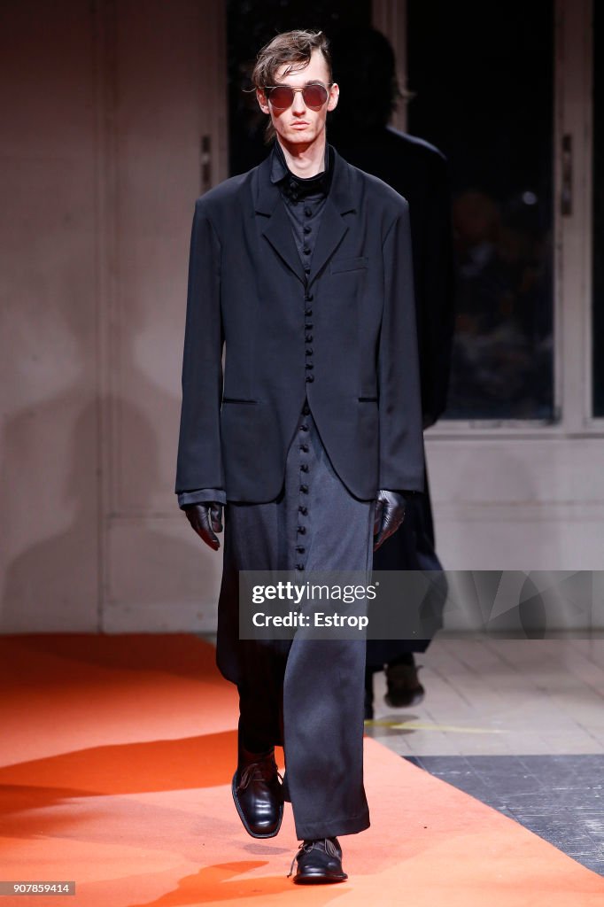 Yohji Yamamoto : Runway - Paris Fashion Week - Menswear F/W 2018-2019