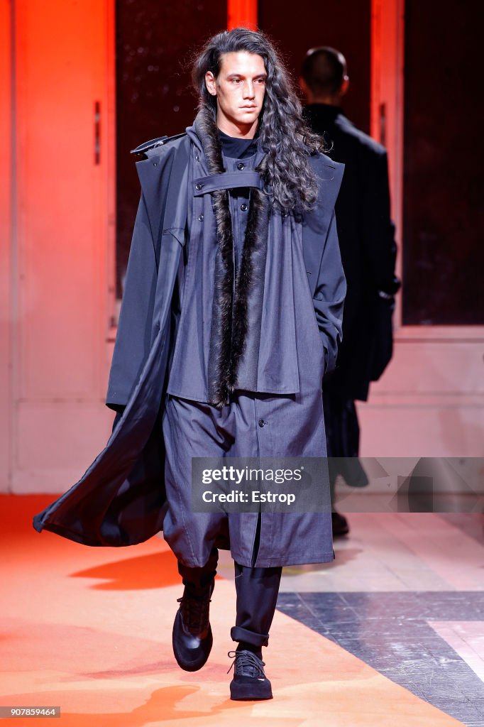 Yohji Yamamoto : Runway - Paris Fashion Week - Menswear F/W 2018-2019