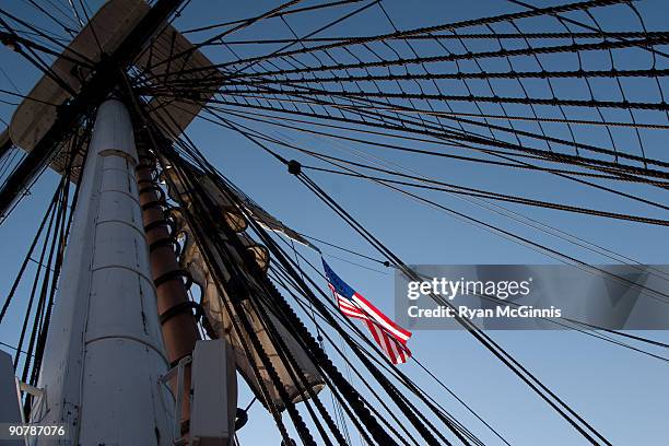 u.s.s. constitution - uss constitution fotografías e imágenes de stock