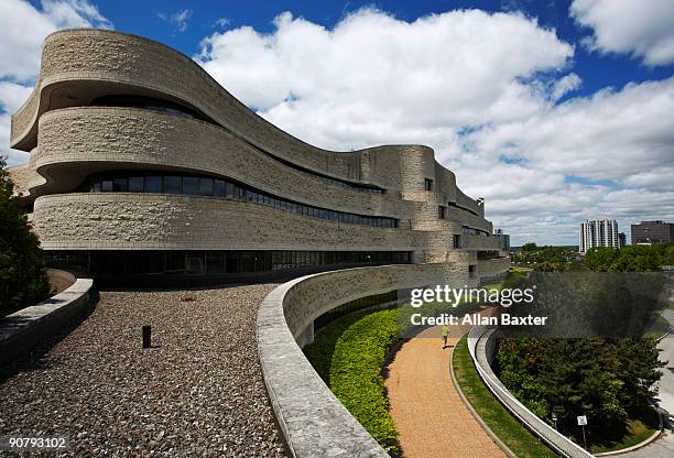 building and path - ottawa museum stock pictures, royalty-free photos & images