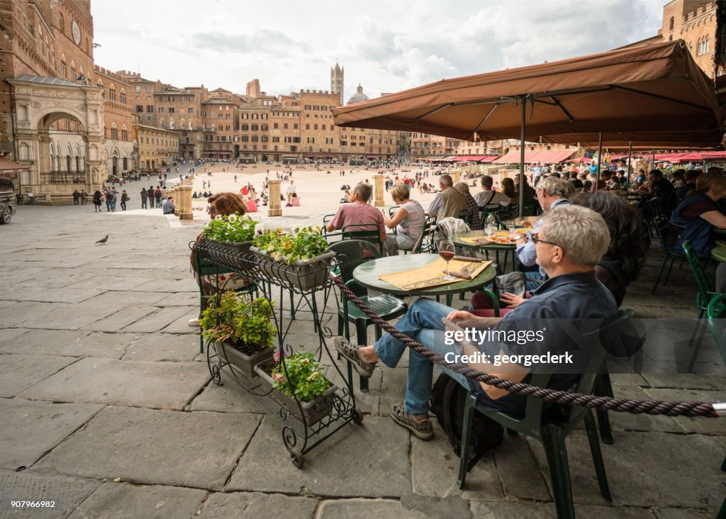 Visiting Siena - Piazza del Campo