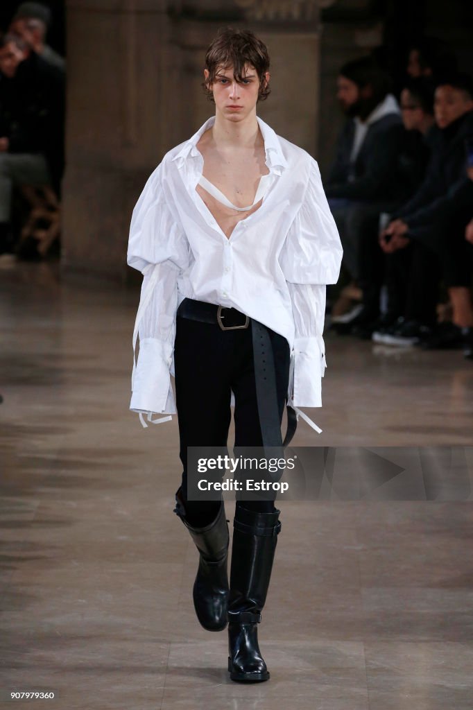 Ann Demeulemeester : Runway - Paris Fashion Week - Menswear F/W 2018-2019