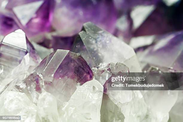 amethyst - gemology stockfoto's en -beelden