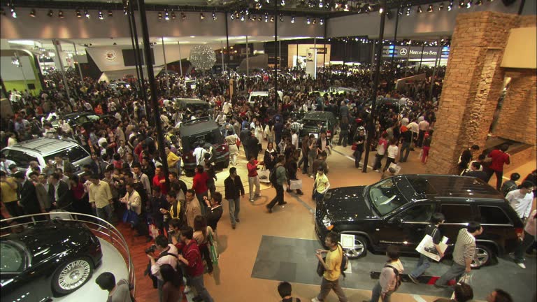 Auto Crowed 416 Car Show Crowd Stock Videos, Footage, & 4K Video Clips - Getty Images