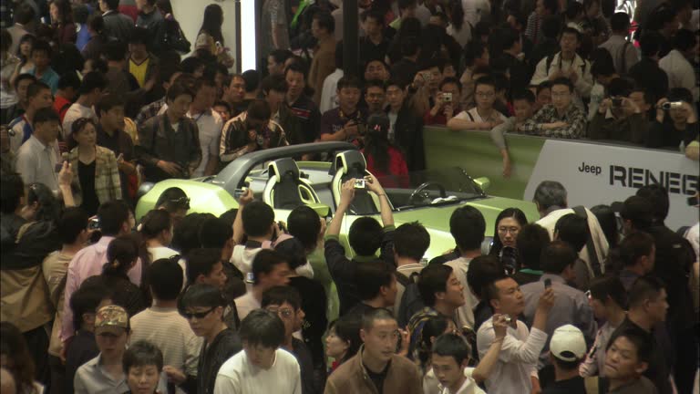 Auto Crowed 451 Car Show Crowd Stock Videos, Footage, & 4K Video Clips - Getty Images