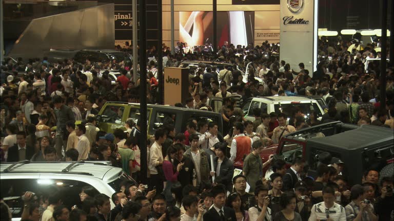 Auto Crowed 370 China Autoshow Stock Videos, Footage, & 4K Video Clips - Getty Images