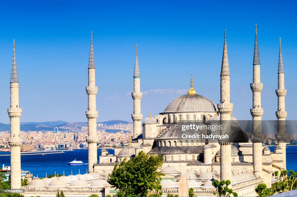 La Mezquita Azul en la tarde sol, Estambul, Turquía