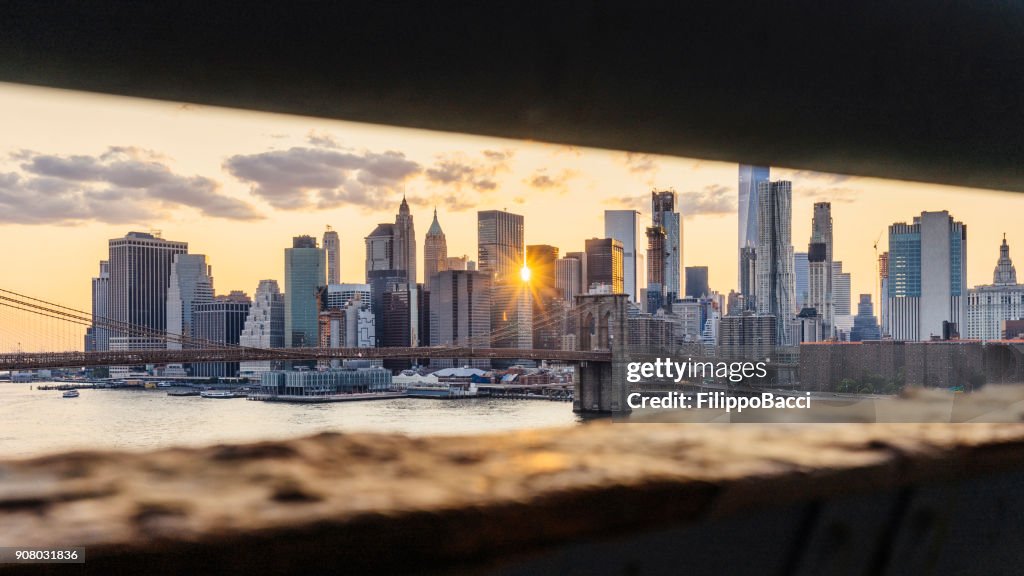 New York City skyline bei Sonnenuntergang